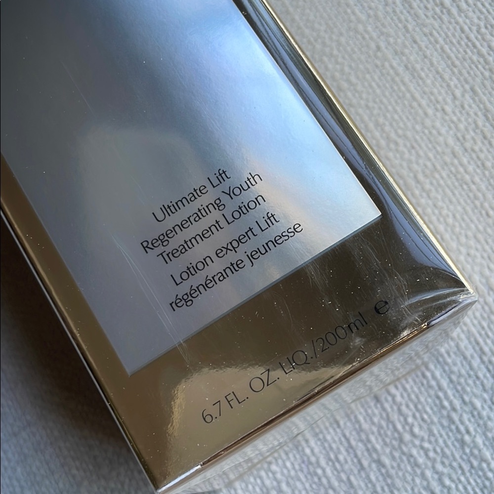 Estee Lauder Re-Nutriv ultimate lift regenerating youth Treatment Lotion - Picture 7 of 14